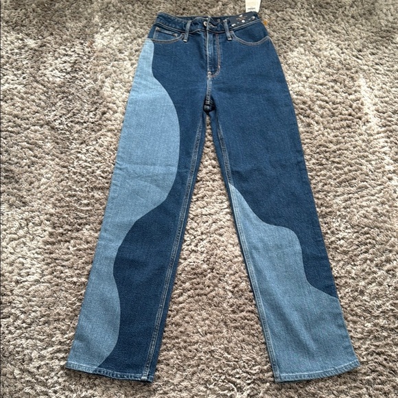 Hollister Denim - Hollister women's jeans, new with tag Size 00R
